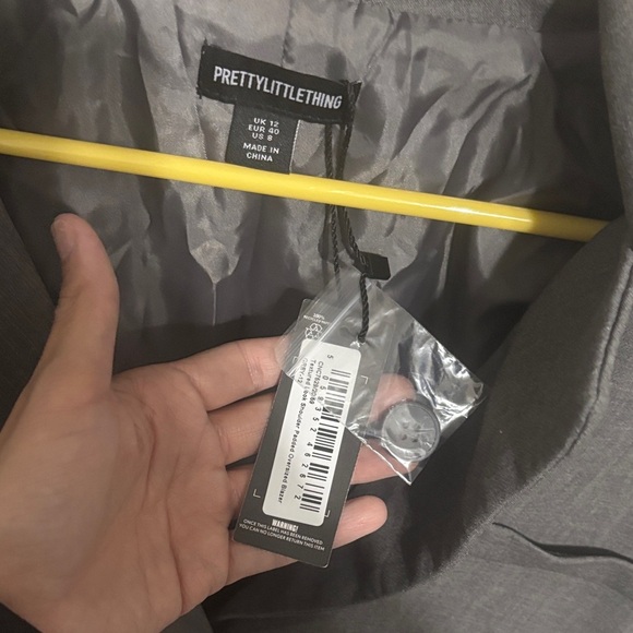 PrettyLittleThing Charcoal Blazer - Picture 2 of 3